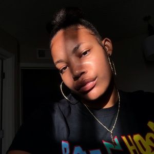 Meet your Posher, Sariya